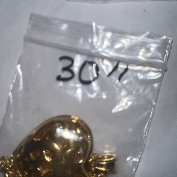 Vintage Gold Plated Filagree Heart Charm with Crystals - Picture 10 of 10